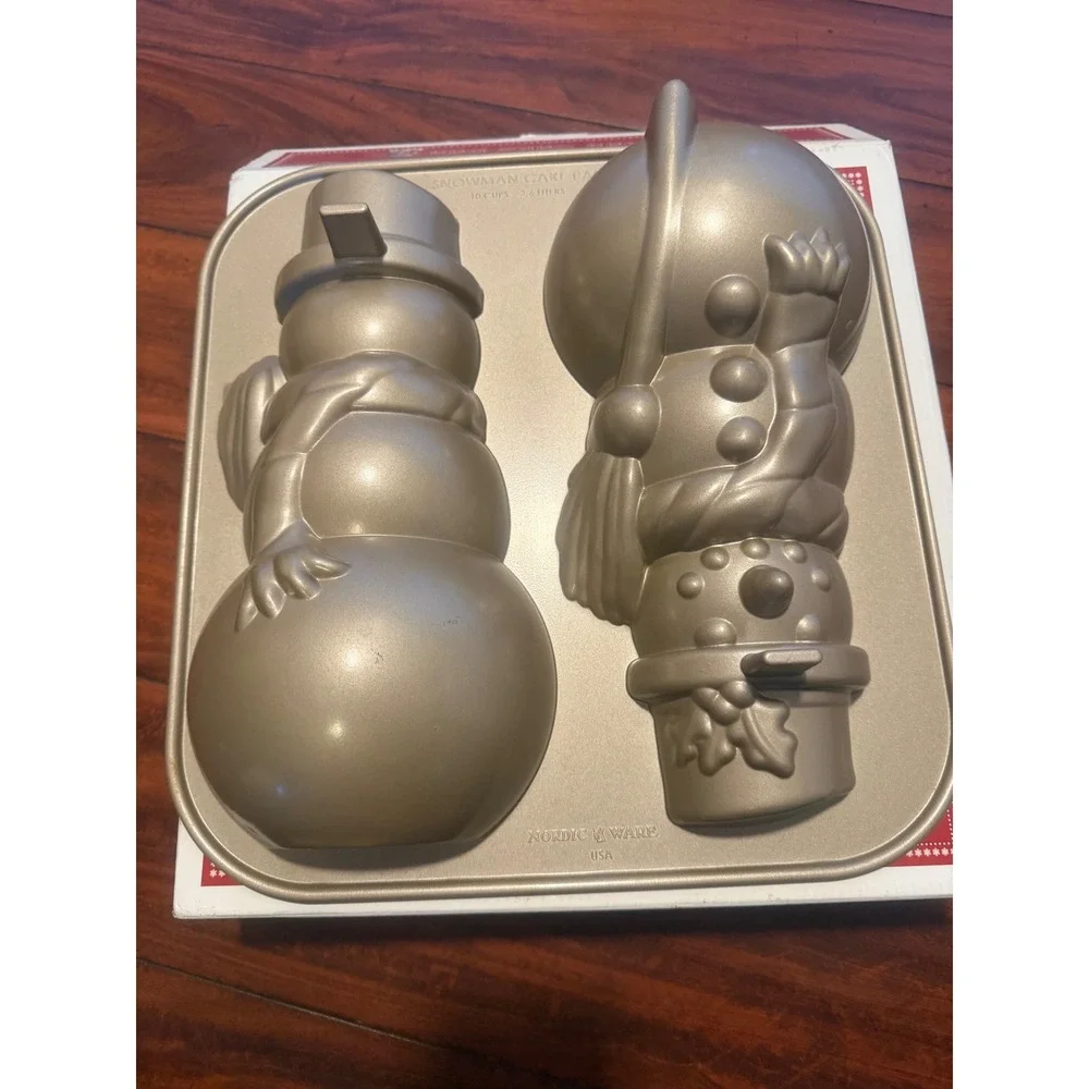 Williams-Sonoma Nordic Ware Snowman 3D Cake Pan Gold Cast Aluminum 10 Cup USA